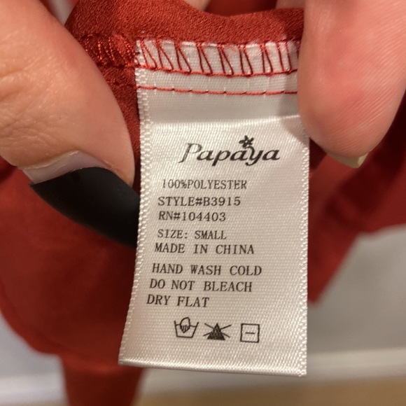 Red shirt - Picture 3 of 4